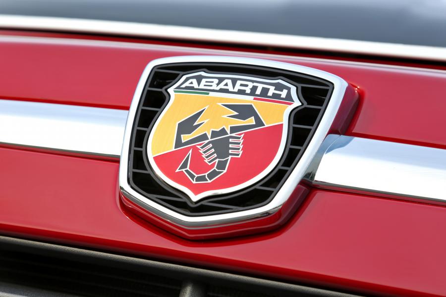Логотип Abarth 595C Turismo 2012 года  (фото 27 из 54)